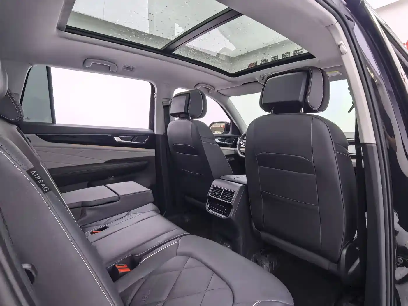 Volkswagen Teramont 2025 380TSI 4WD Outstanding Edition фото 21