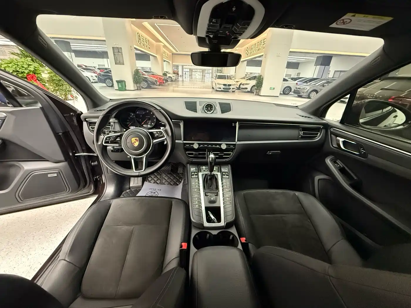 Porsche Macan 2018 Macan 2.0T фото 4