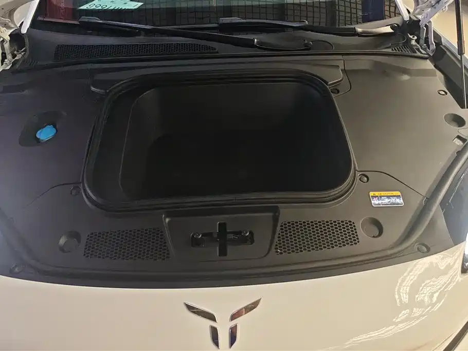 Hongqi EH7 2024 690 Pro фото 10