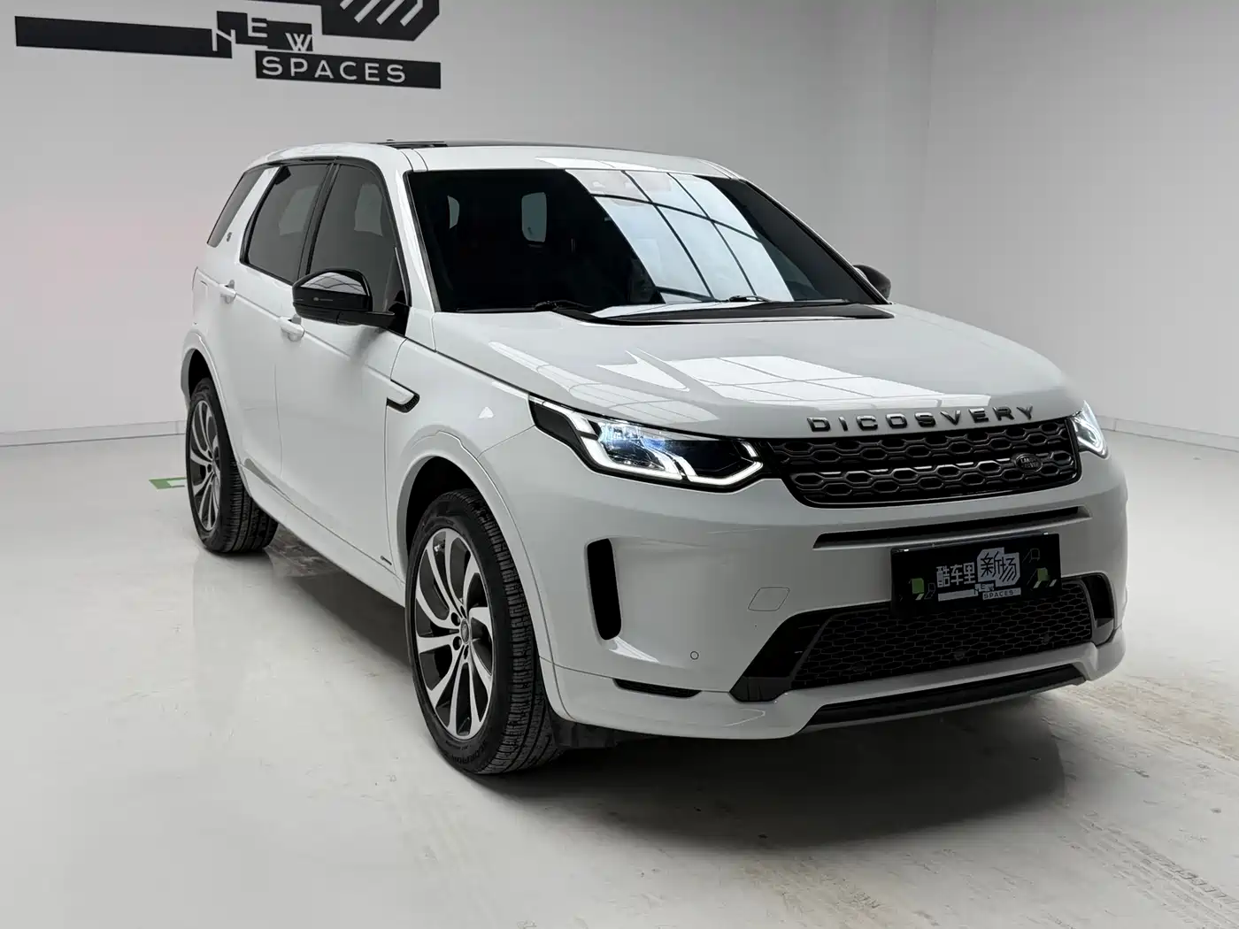Land Rover Discovery Sport 2020 249PS R-Dynamic Performance фото 3