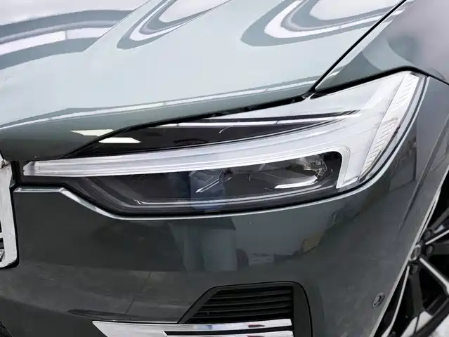 Volvo XC60 Plug-in Hybrid 2025 Plug-in Hybrid Long Range AWD Zhiyuan Luxury Edition — фото 2