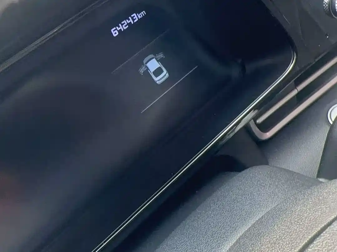 Hyundai Elantra 2021 1.5L CVT GLX Elite Edition фото 9