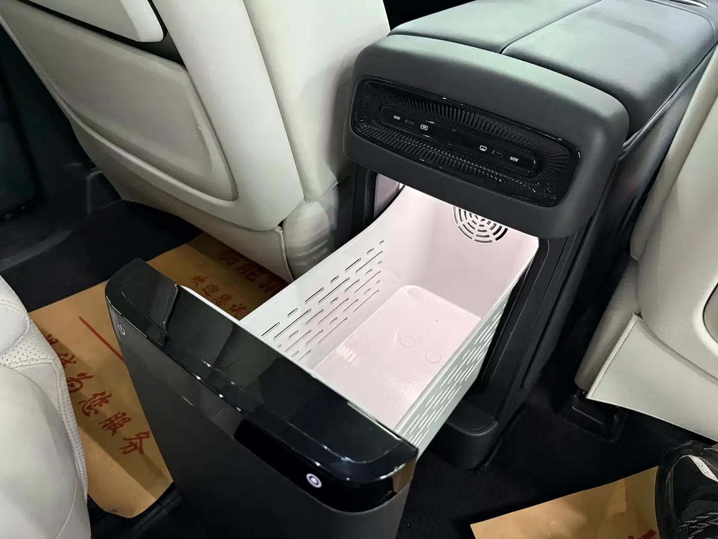 Voyah Auto Voyah Dreamer 2025 PHEV AWD Flagship Kunpeng Edition фото 16