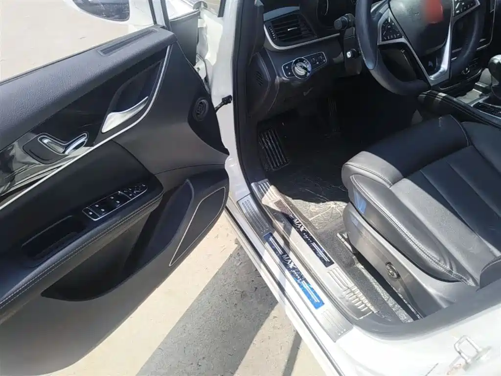 BYD Song MAX 2017 1.5T Auto Smart Connect Premium 7-seater фото 16