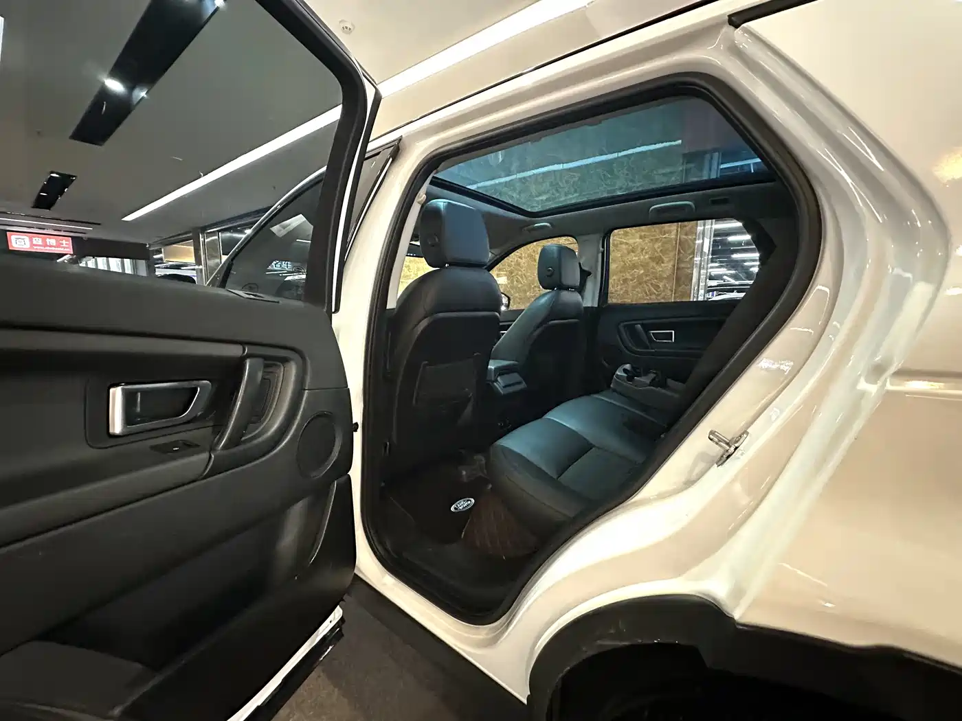 Фото 17 - Land Rover Discovery Sport