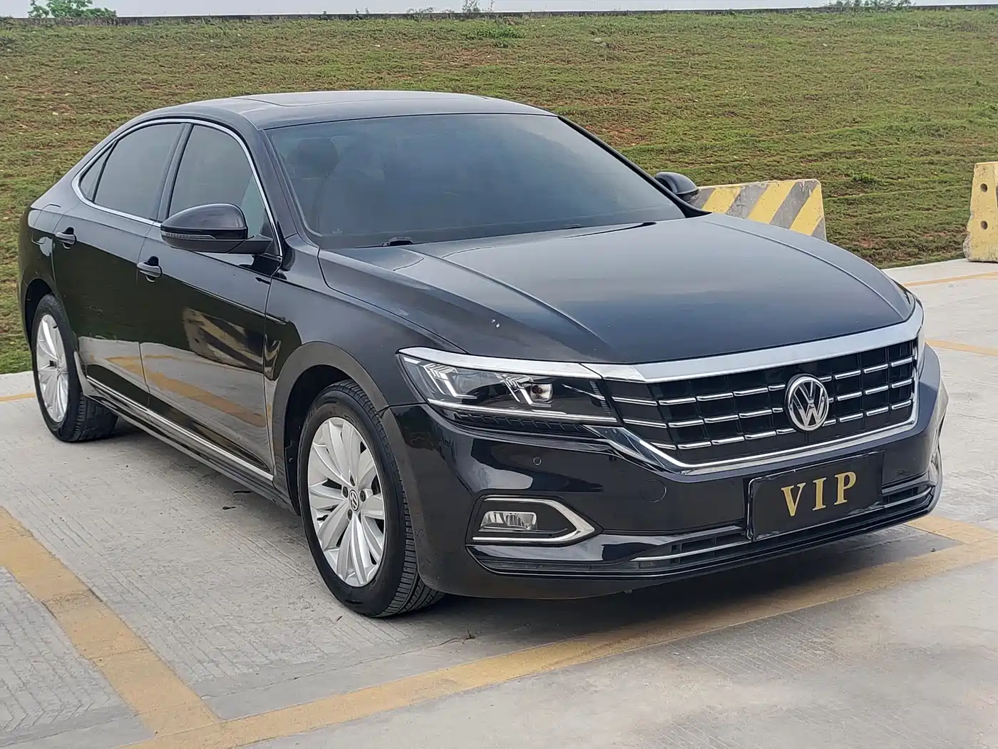 Volkswagen Passat 2019 330TSI Elite Version China VI фото 3