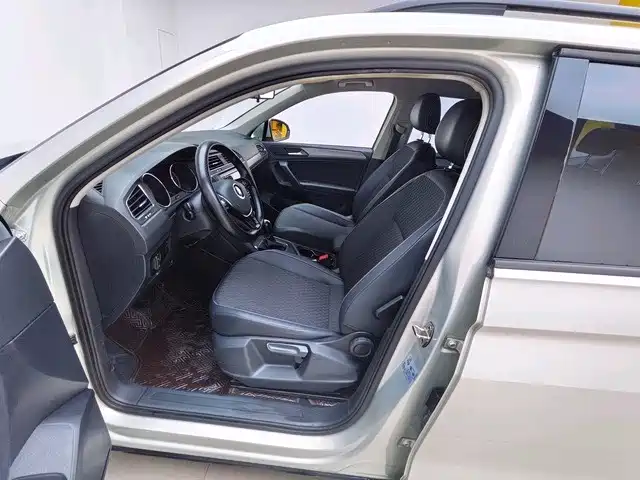 Volkswagen Tiguan L 2021 280TSI Automatic 2WD Smart фото 7