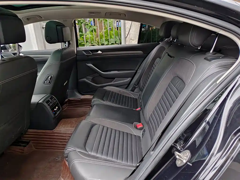 Volkswagen Magotan 2020 330TSI DSG Leading фото 8