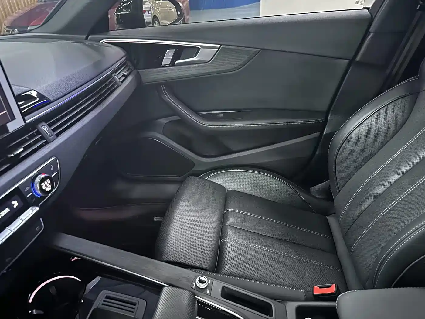 Audi A4L 2024 40 TFSI Luxury Dynamic фото 4