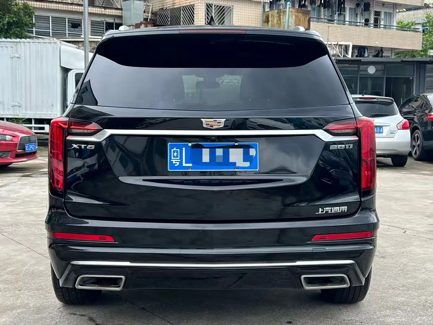 Photo 11 - Cadillac XT6