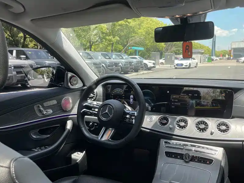 Mercedes-Benz E-Class 2023 E 300 L Sport Fashion фото 8