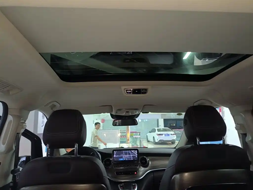 Mercedes-Benz V-Class 2022 V 260 Prestige Edition фото 18
