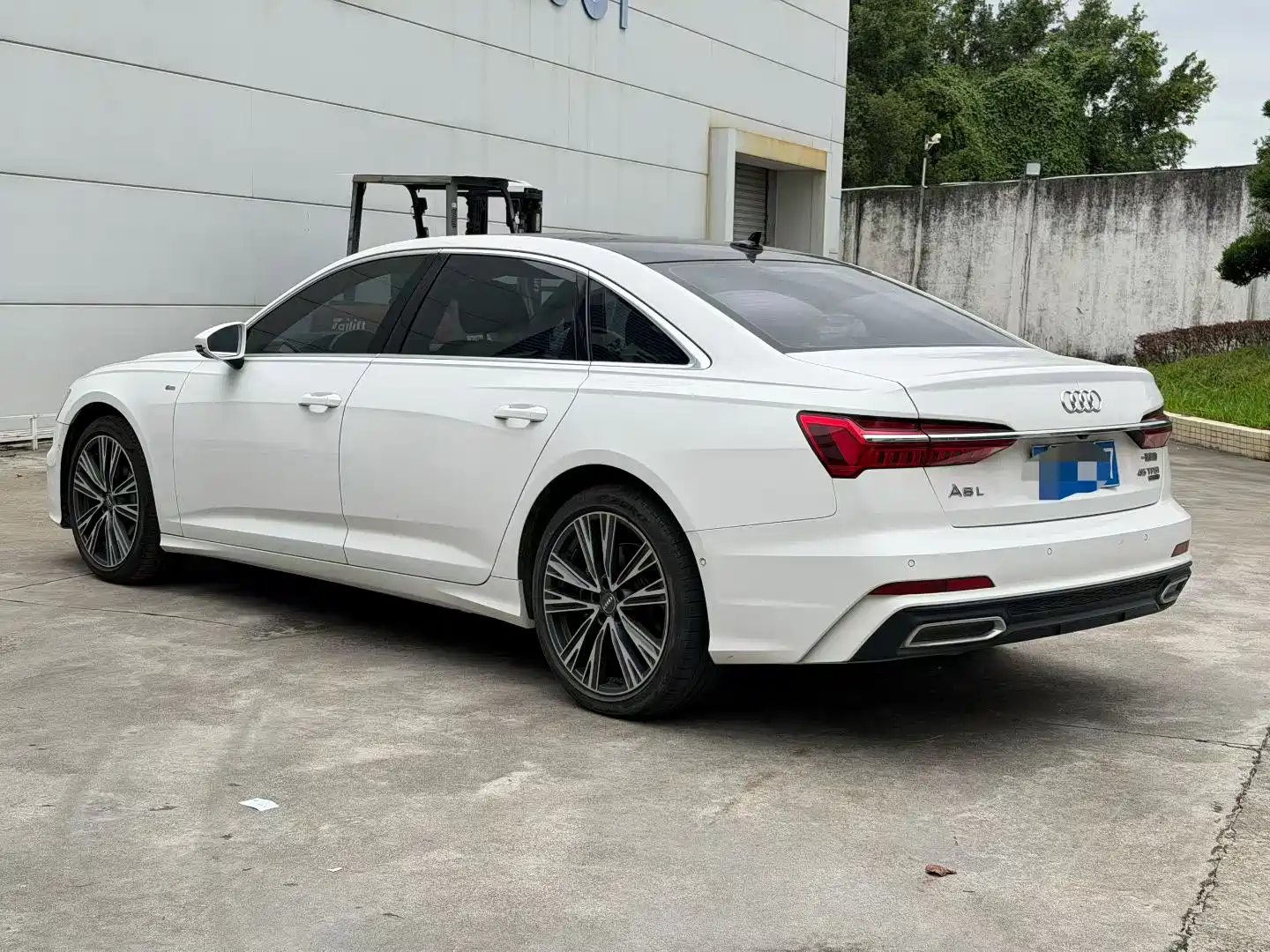 Фото 3 - Audi A6L