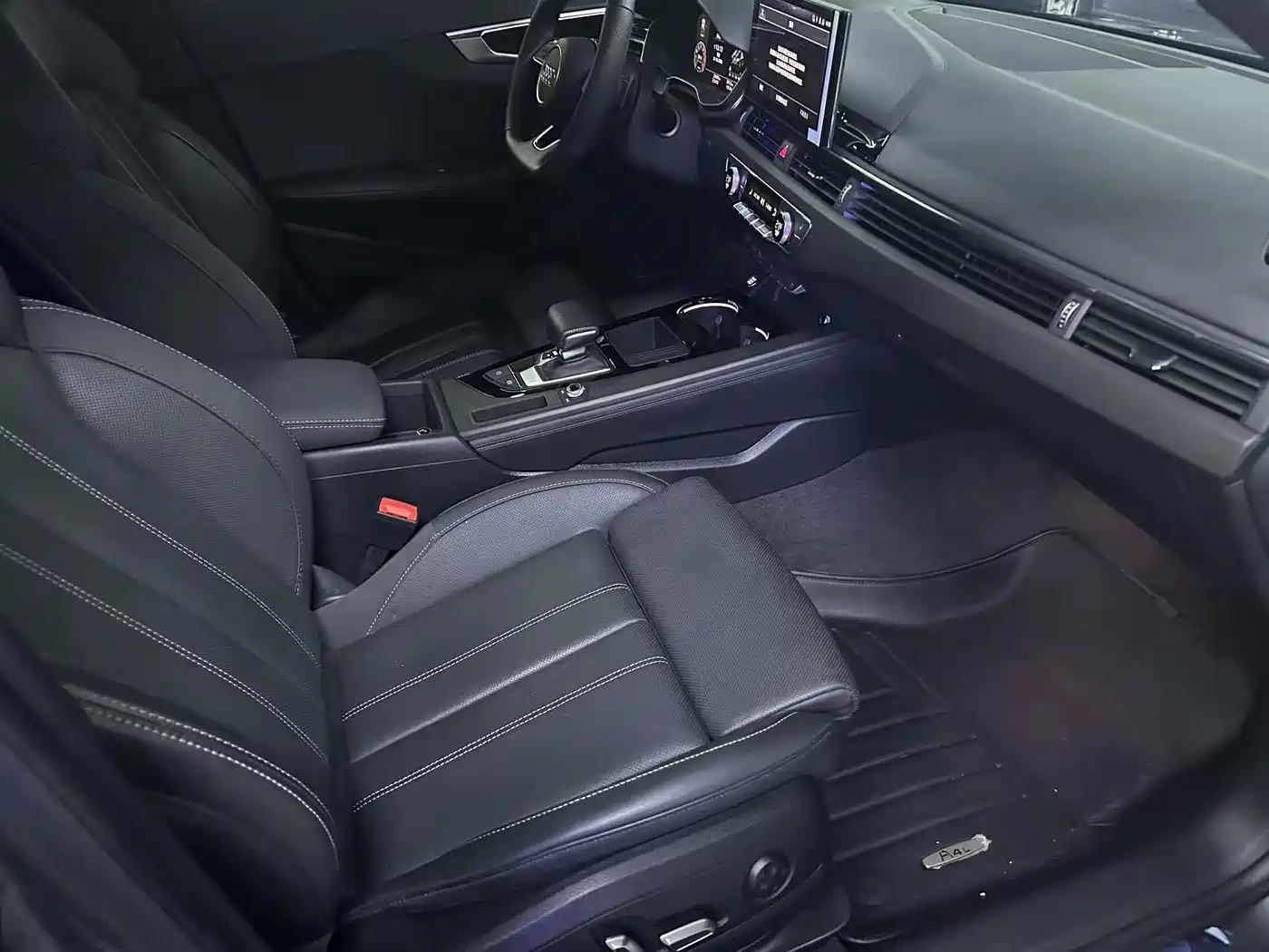 Audi A4L 2024 40 TFSI Luxury Dynamic фото 16