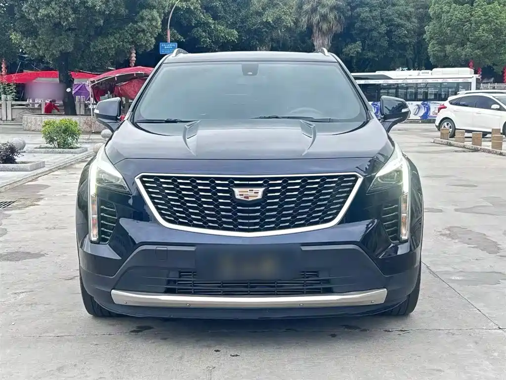 CADILLAC XT4