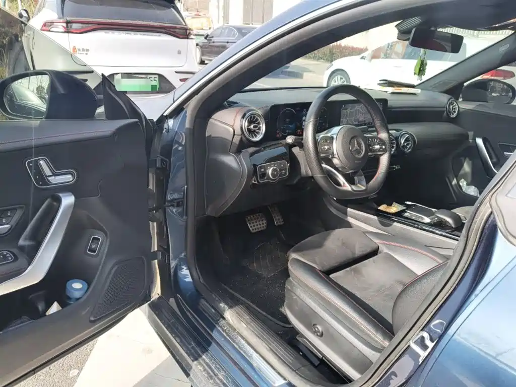 MERCEDES-BENZ CLA (IMPORT)