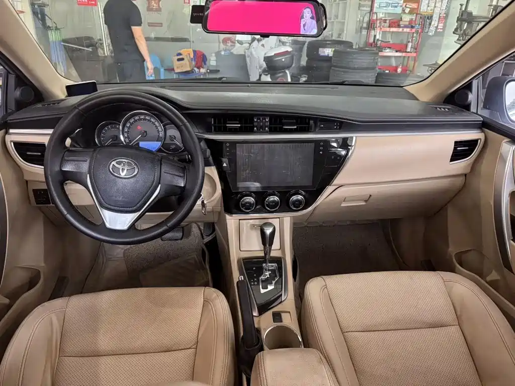 Фото 7 - Toyota Corolla