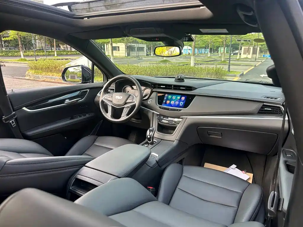 CADILLAC XT5