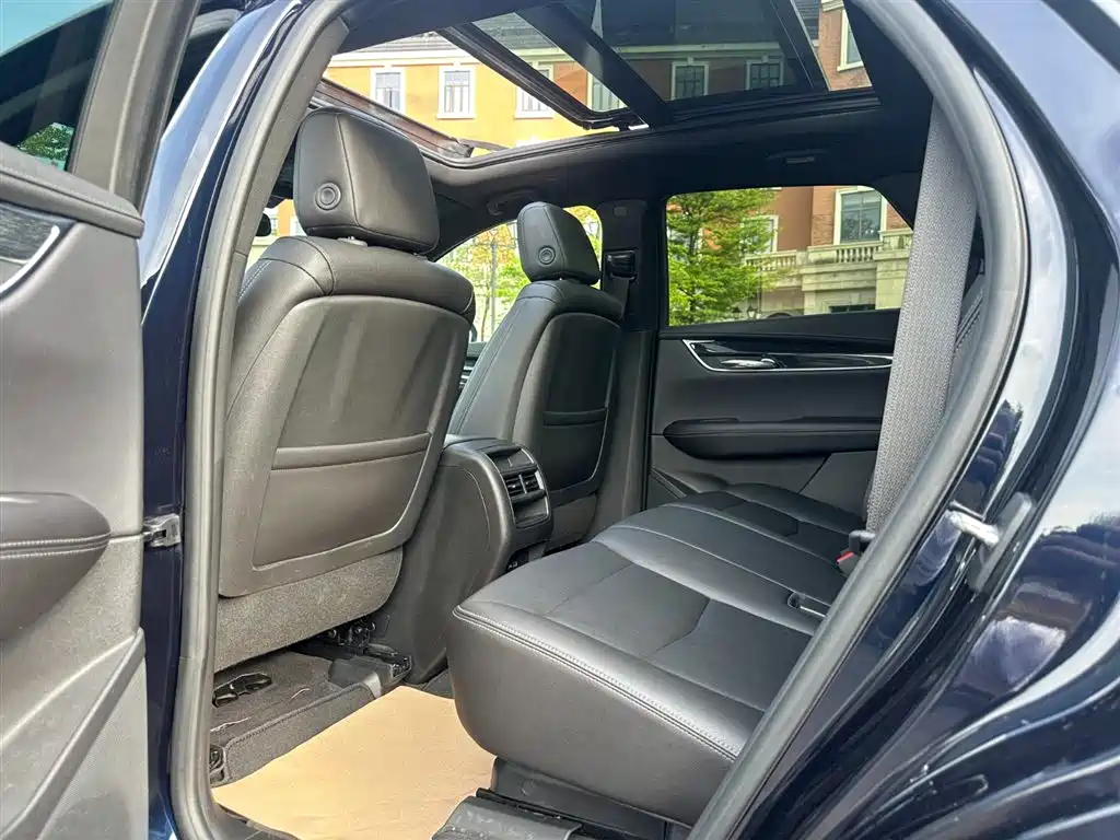 CADILLAC XT5