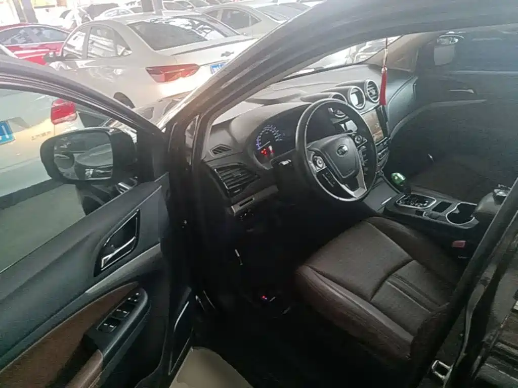 BYD S7 2016 2016 2.0T Automatic Premium Model