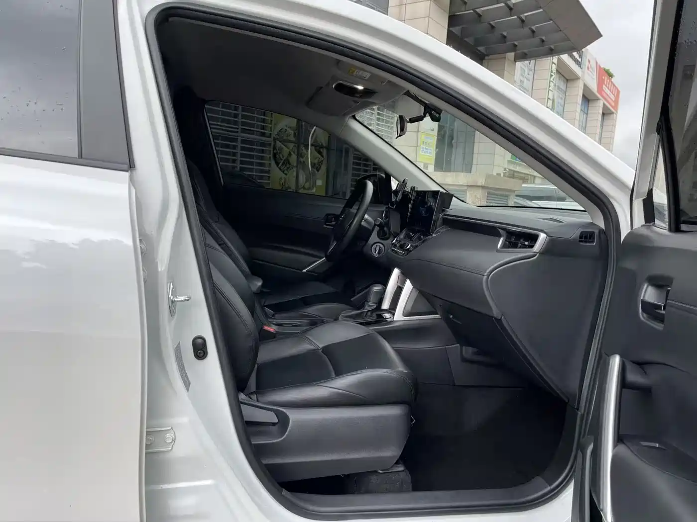 Toyota Frontlander 2023 2.0L CVT Elite Edition фото 5