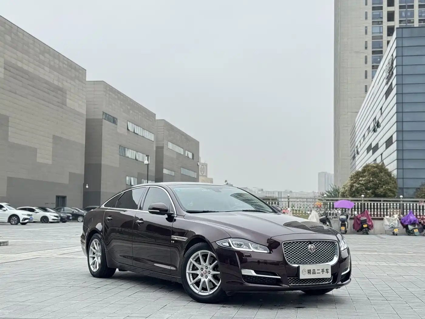 JAGUAR XJ