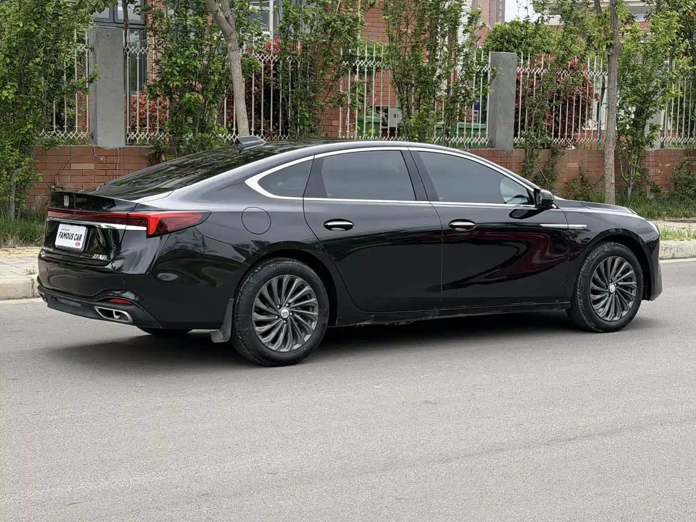 Buick LaCrosse 2025 Model 28T Platinum Edition фото 4