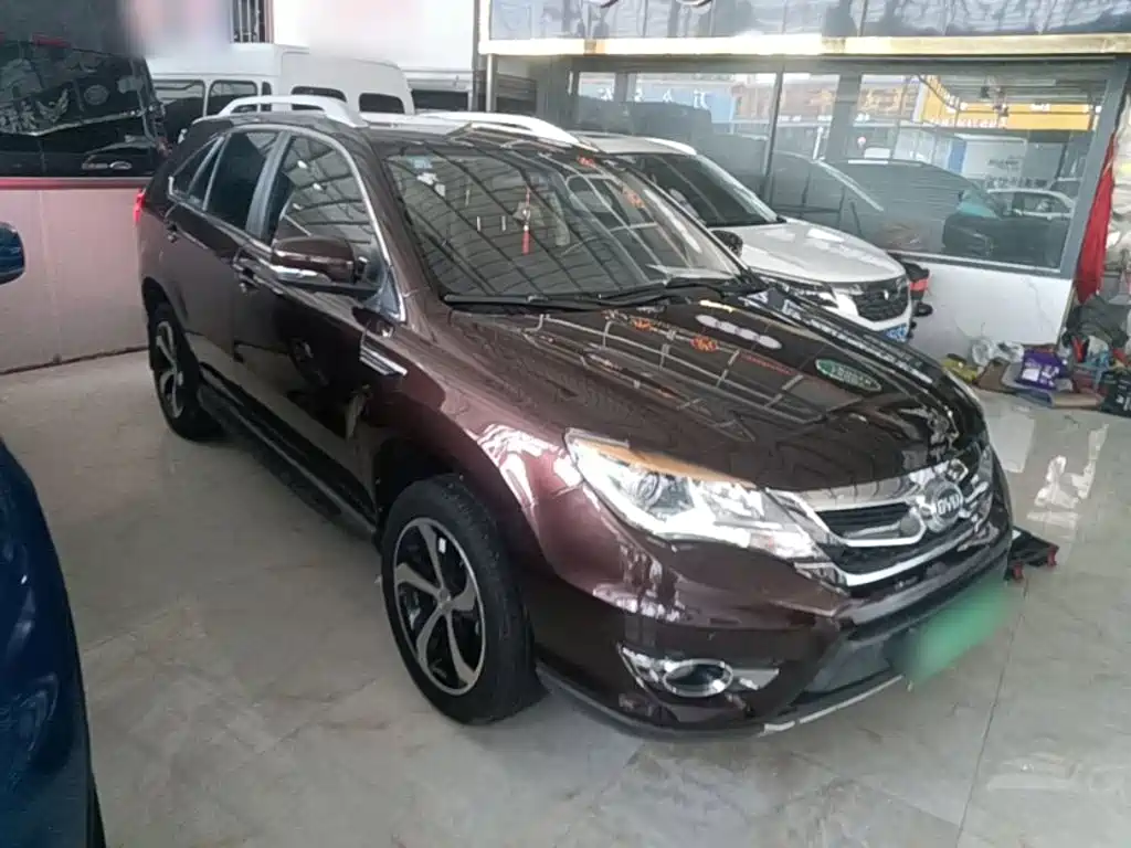 BYD S7 2016 2016 2.0T Automatic Premium Model