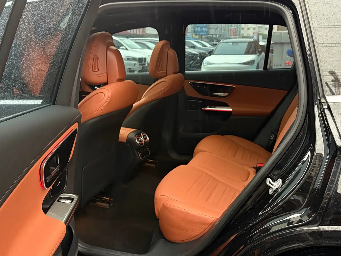 Mercedes-Benz GLC 2024 GLC 260 L 4MATIC Luxury 5-seater фото 12