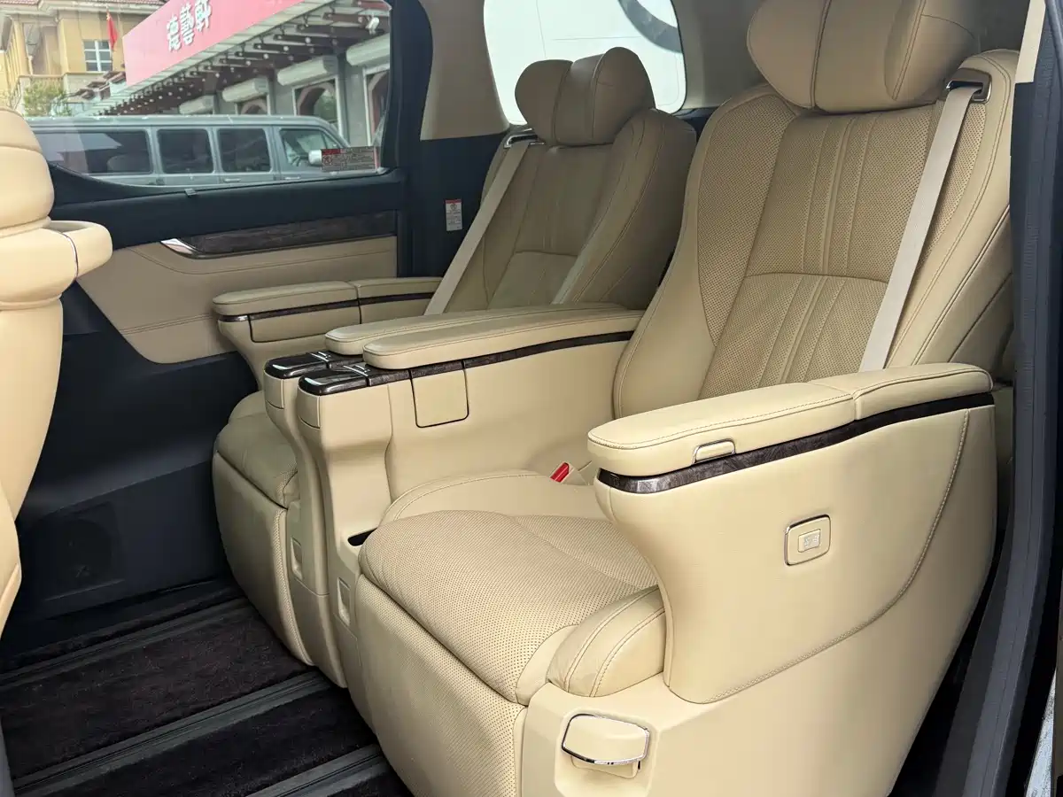 Toyota Alphard 2018 Facelift 3.5L Premium Edition фото 15