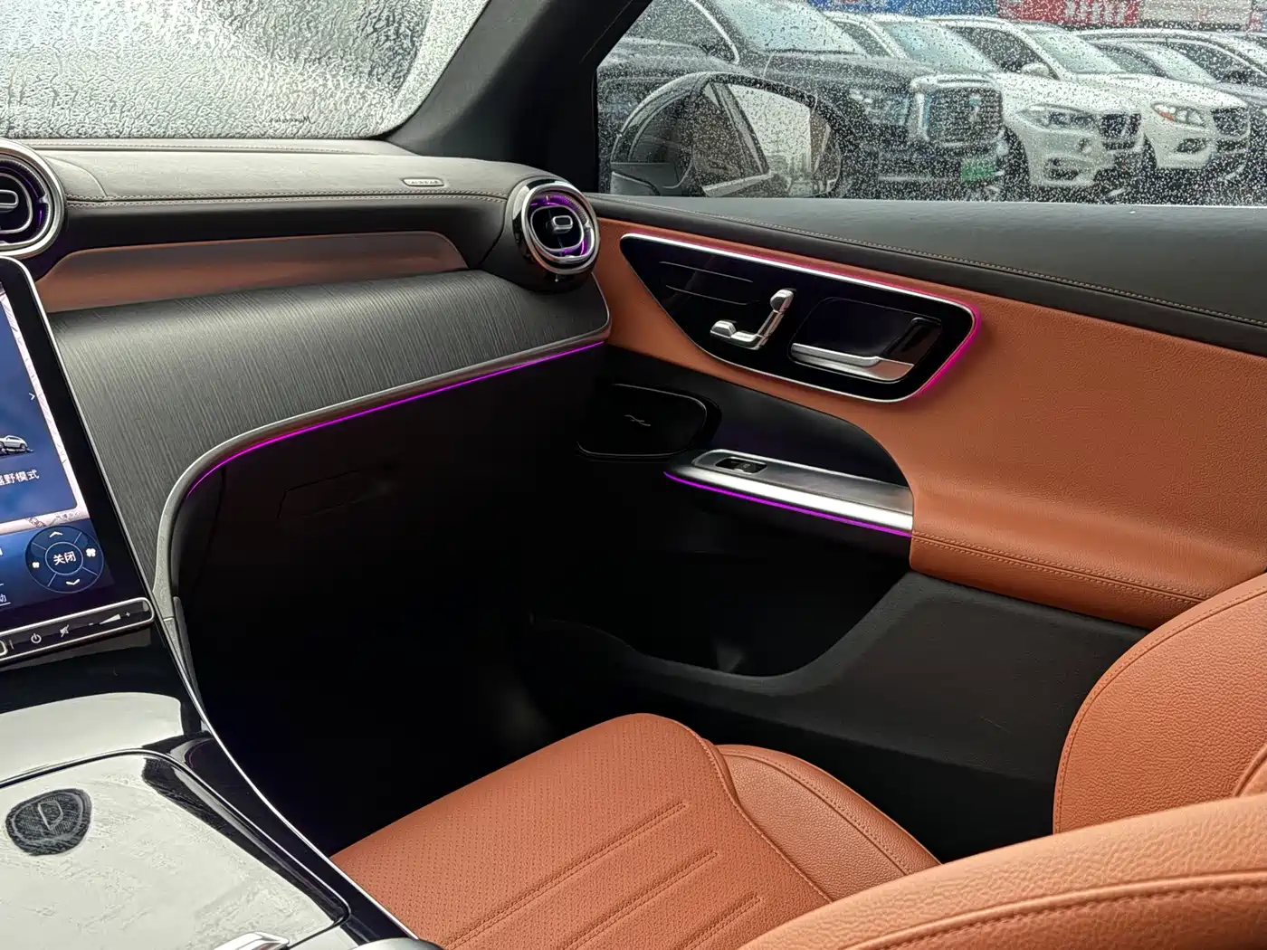 Mercedes-Benz GLC 2024 GLC 260 L 4MATIC Luxury 5-seater фото 16
