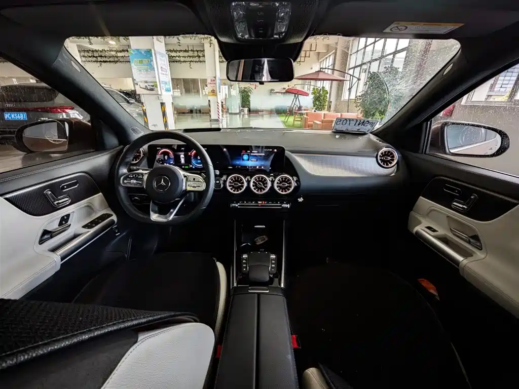 Mercedes-Benz EQA 2022 EQA 300 4MATIC Launch Special Edition фото 22