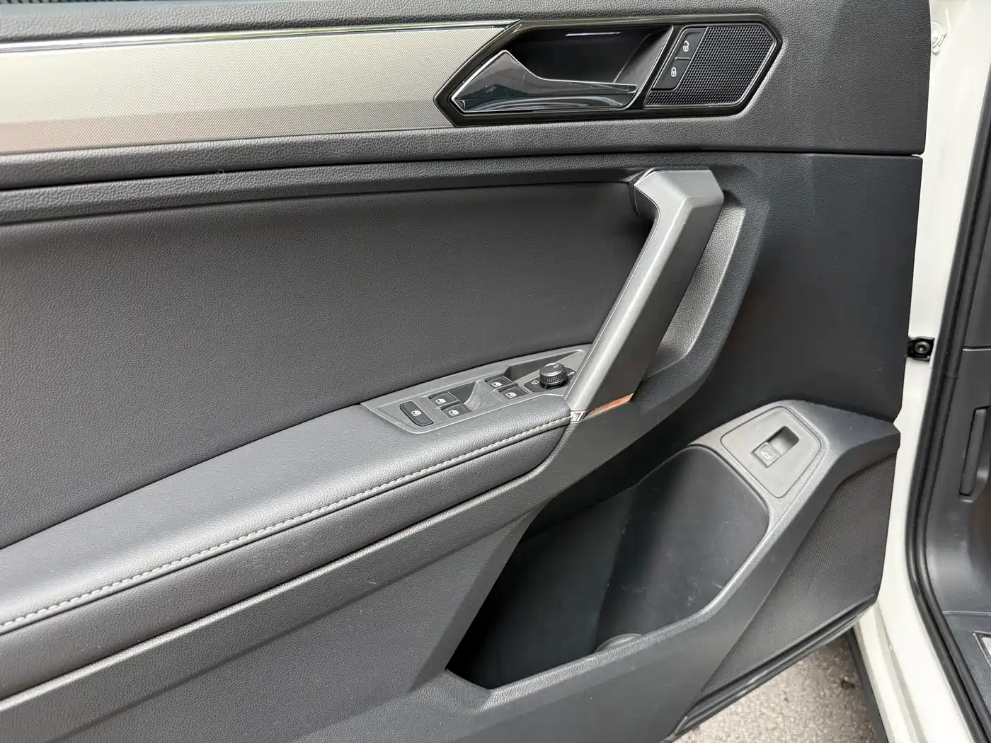 Volkswagen Tiguan L 2019 330TSI Auto 2WD Smart Luxury Edition China V фото 10