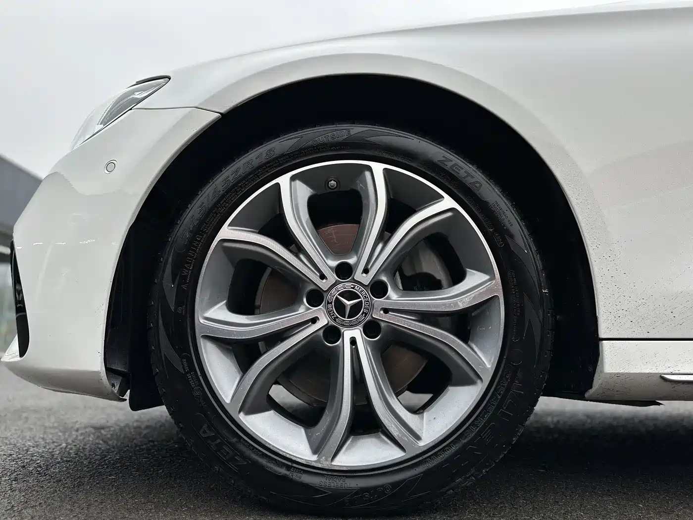 MERCEDES-BENZ E CLASS