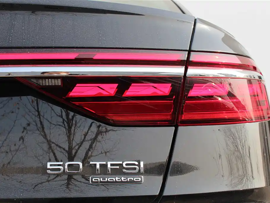 Audi A8 2023 A8L 50 TFSI quattro Exclusive фото 15