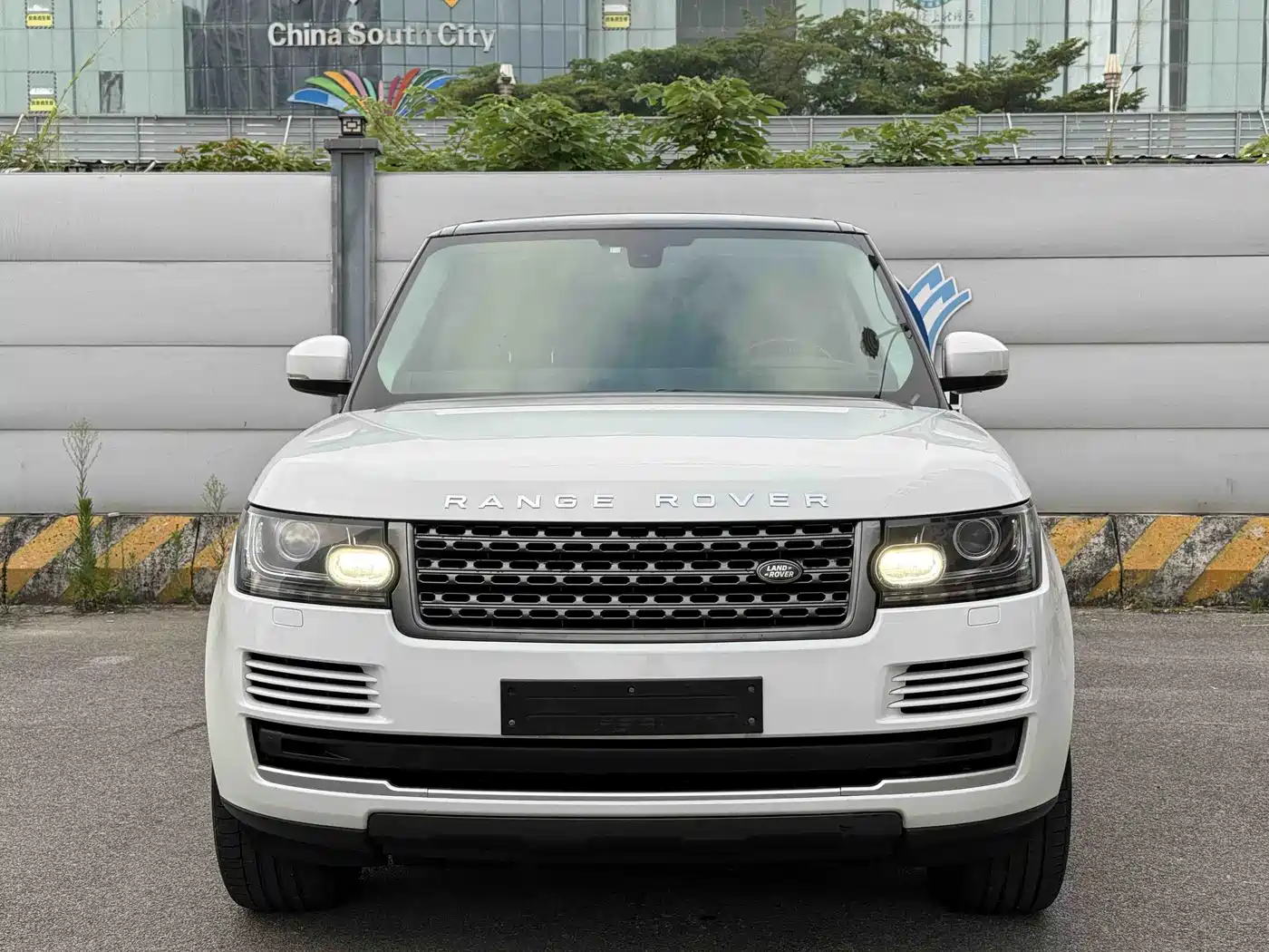 Land Rover Range Rover 2015 3.0 TDV6 Vogue фото 2