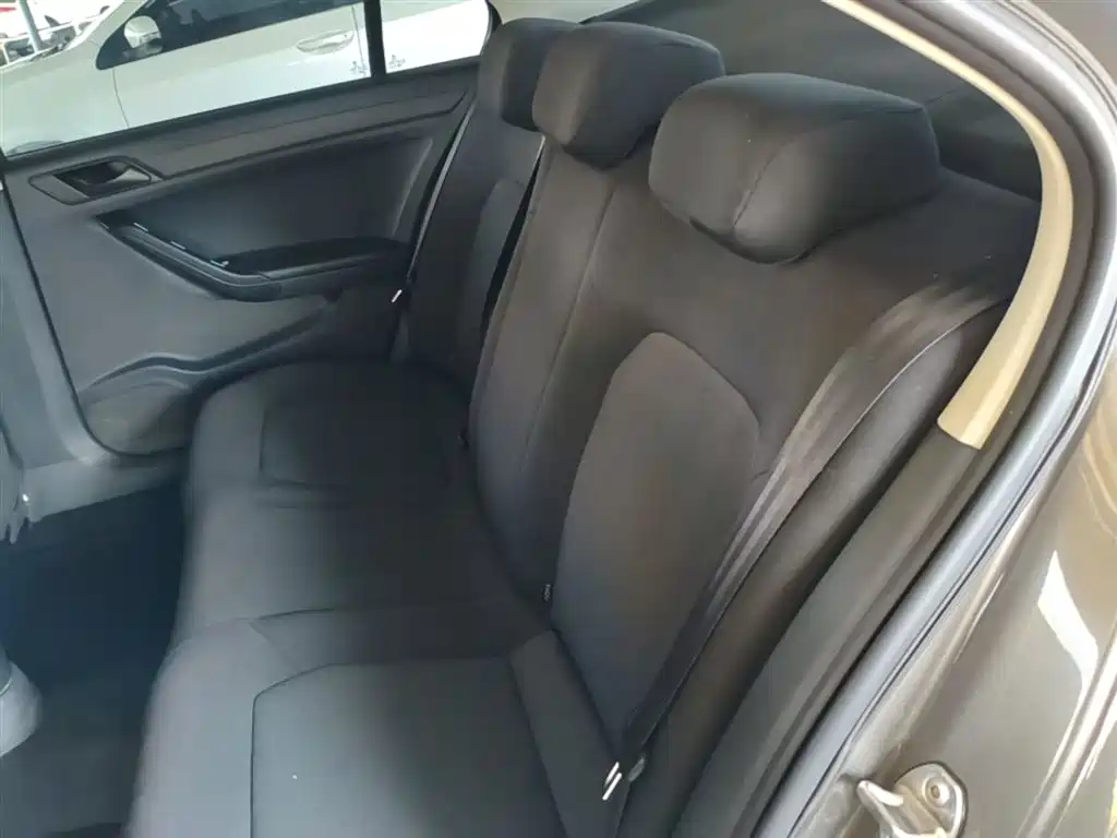 Volkswagen Jetta 2015 Quality Edition 1.4L Manual Fashion фото 17