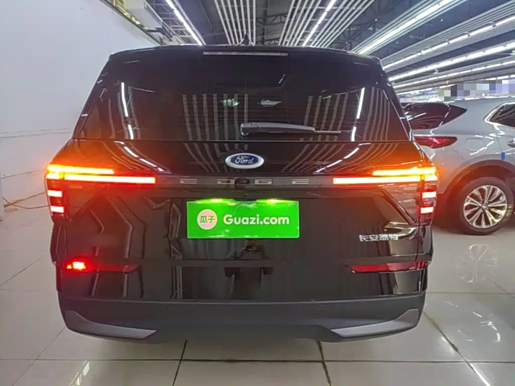 Фото 6 - Ford Edge