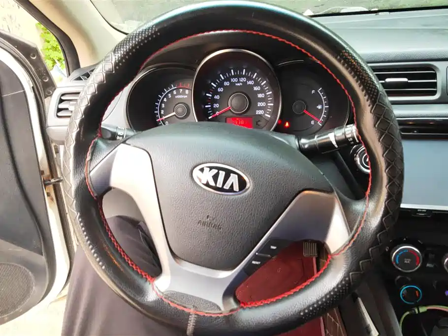Kia K2 2015 Sedan 1.4L MT GLS фото 15