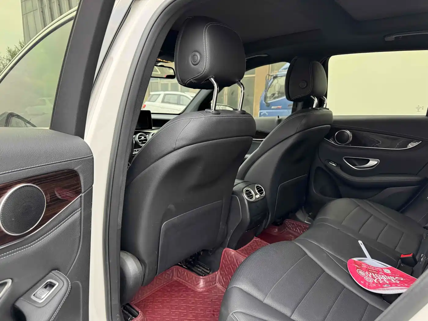 Mercedes-Benz GLC 2018 GLC 260 4MATIC Dynamic фото 7