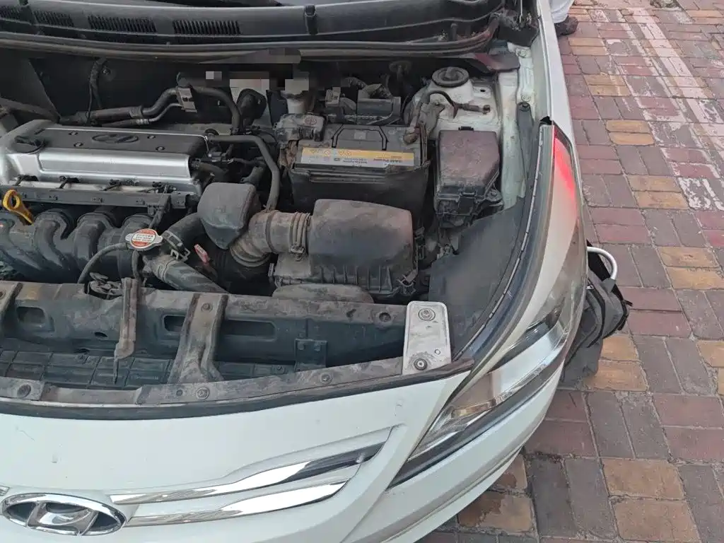 Hyundai Reina 2015 2014 Model 1.4L Automatic GLX
