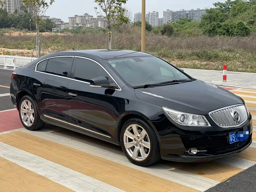 Фото 2 - Buick LaCrosse