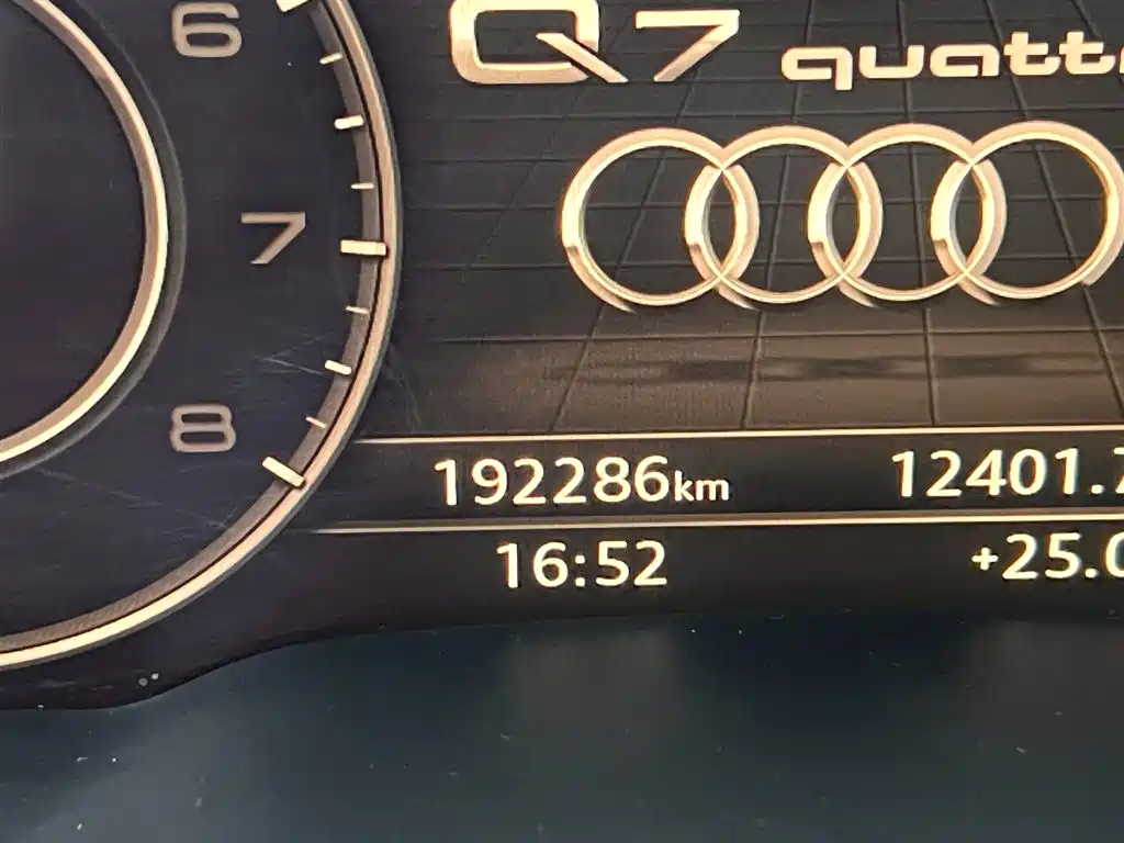 AUDI Q7