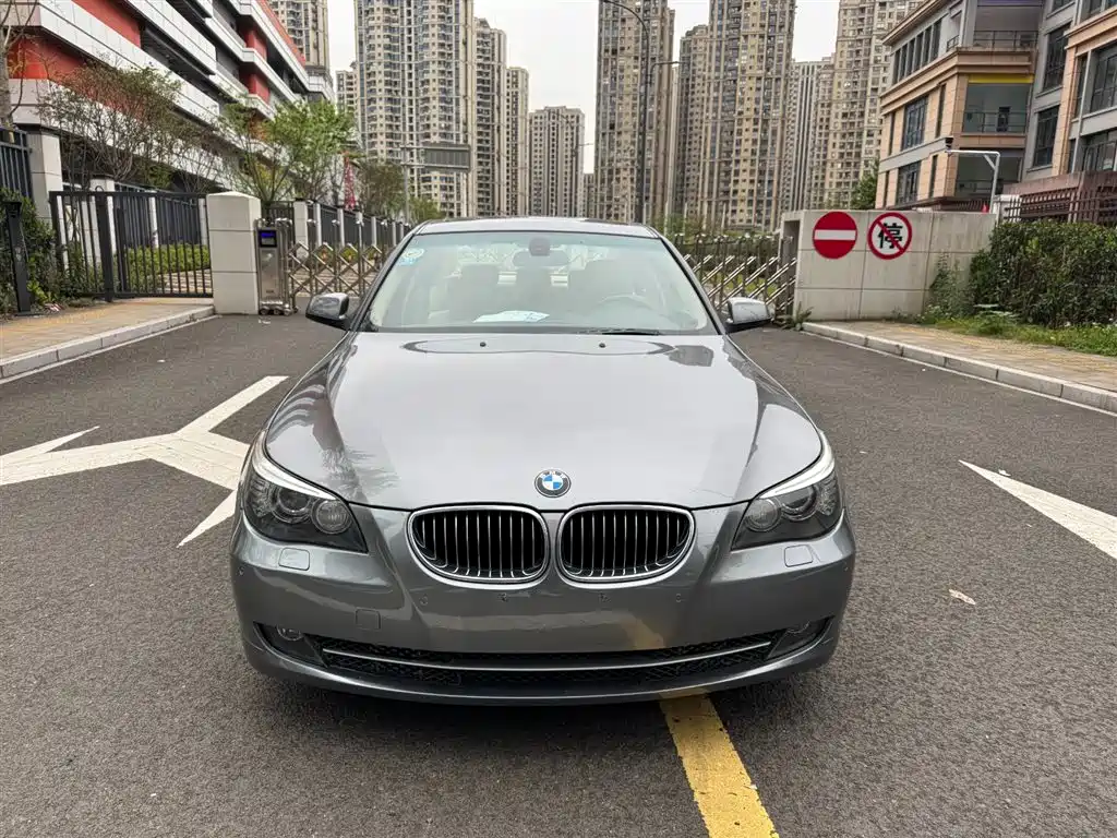 BMW 5 Series 2010 525Li Leading