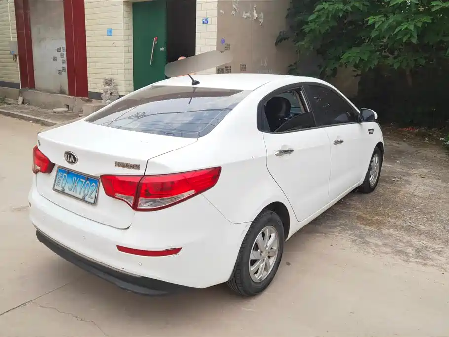 Kia K2 2015 Sedan 1.4L MT GLS фото 3