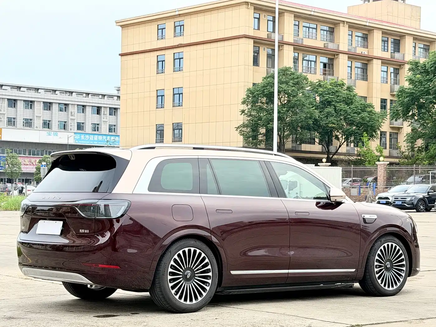 AITO Wenjie AITO M9 2025 Extended Range Ultra 52kWh 6-Seater фото 22