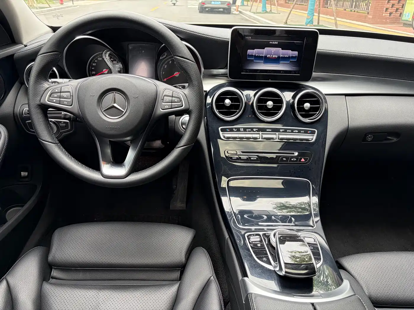 Mercedes-Benz C-Class 2017 Facelift C 180 L Dynamic Sport Edition фото 9
