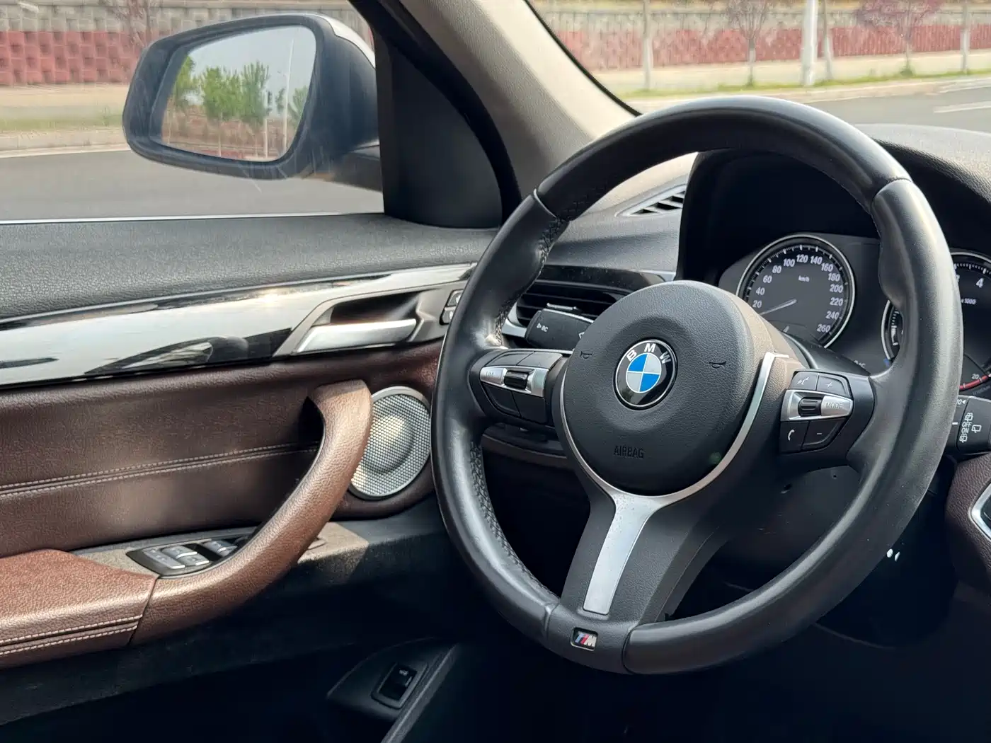 BMW X1 2022 sDrive20Li Premium фото 11