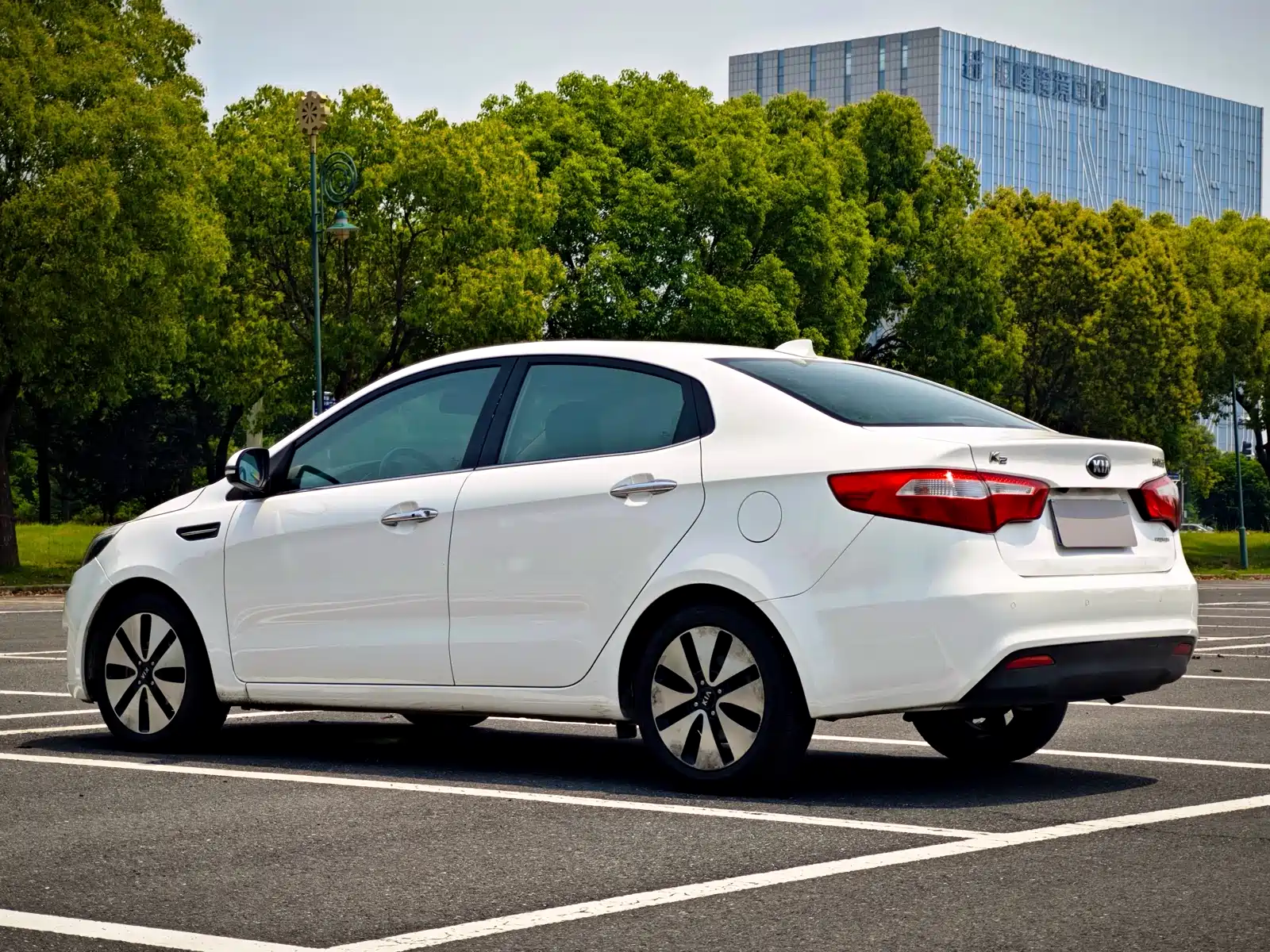 Photo 6 - Kia K2