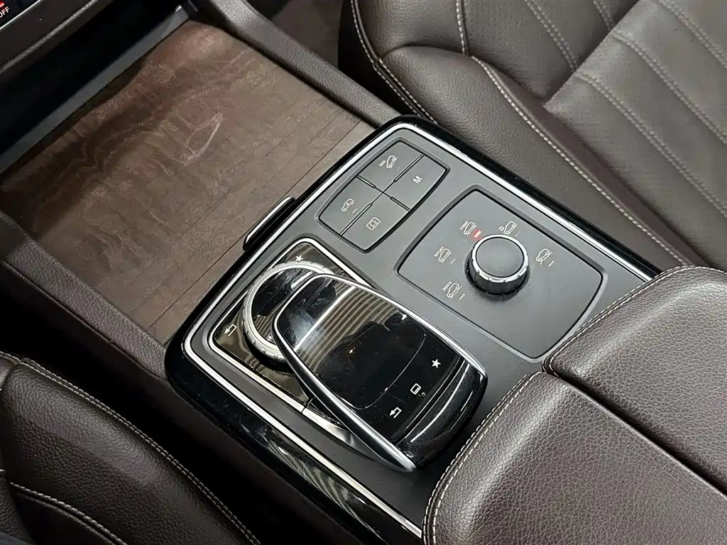 Mercedes-Benz GLE 2016 GLE 400 4MATIC фото 14